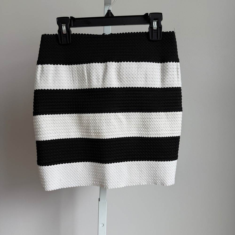 Pristine S Black White Striped Textured Mini Skirt Scuba Bodycon‎ Retro Mod
